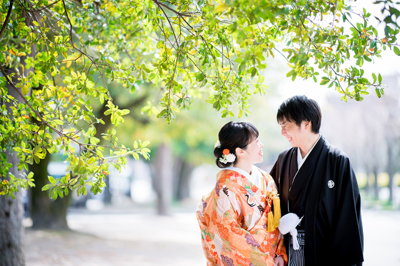 春の陽射しに微笑む