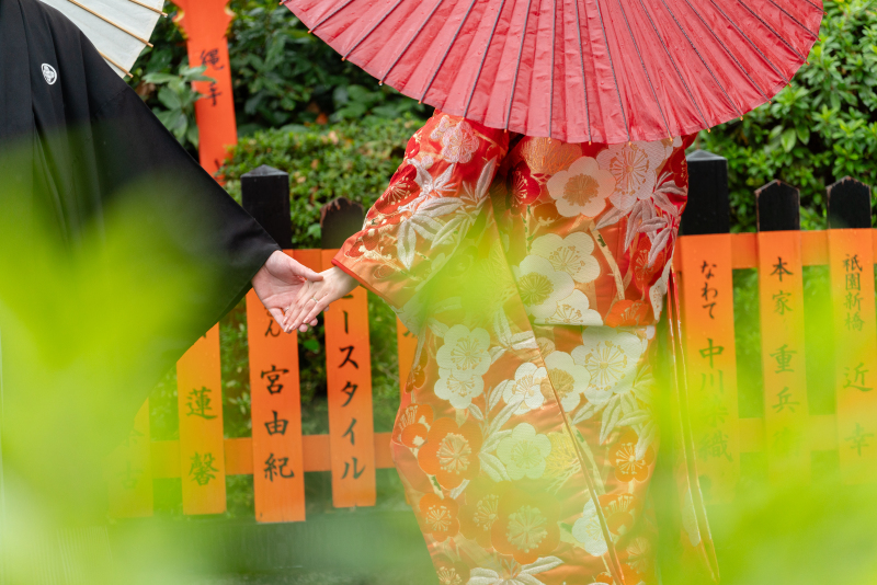 朱と緑のコントラスト