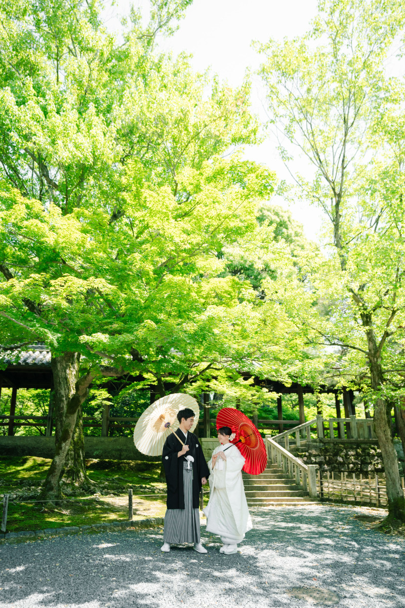 和傘とおふたりと