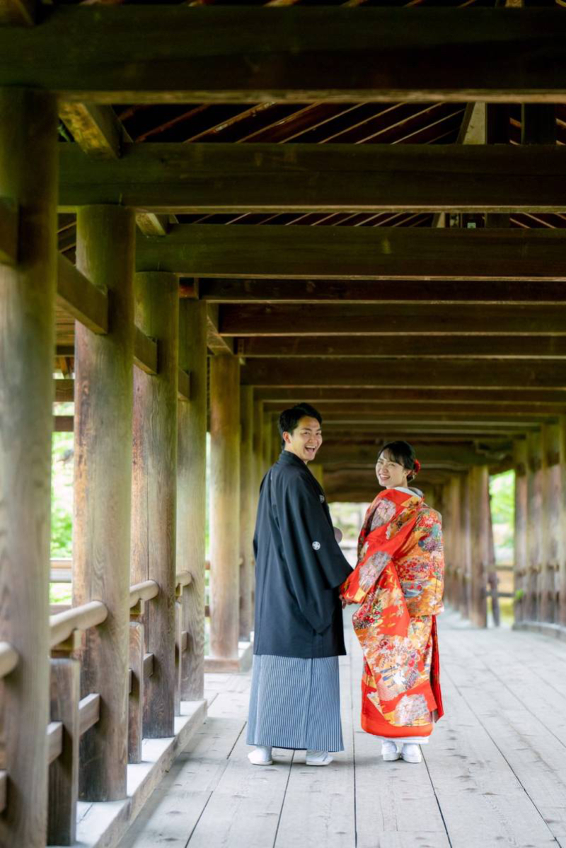 振り返ってニコリ