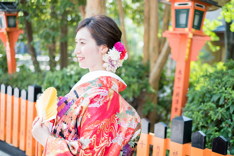 赤と扇子とステキなお嬢さんと