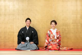 スタジオでの正座シーン