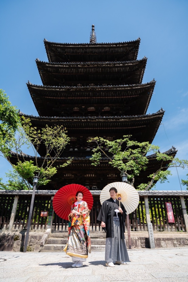 ザ京都な八坂の塔を背景に前撮り