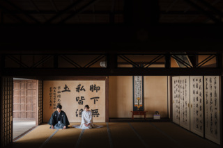 萬福寺さんでのワンシーン。静かな寺院での静かなイメージです。とても素敵な場所なのでとても好きです。