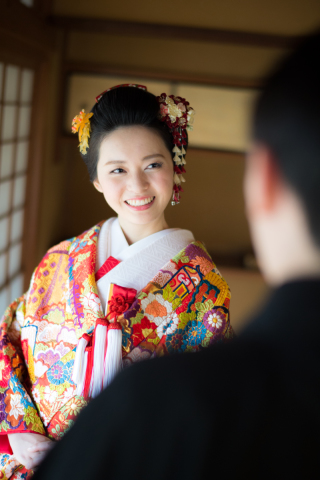 やっぱり、お互い見つめあっているときが好きです。撮影では、たくさん見つめあっていただきますので、苦手な方は練習しておいてくださいね。