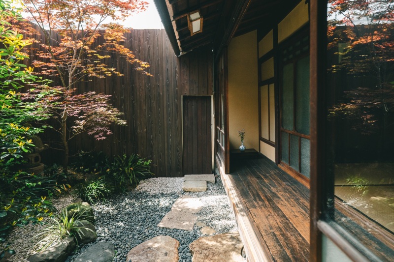 【暑い夏!6~9月限定】京町家&祇園少し和装2着プラン|白無垢と色打掛が着用できる