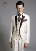 松尾クリームブラウンタキシード