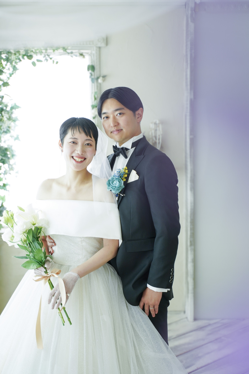 まずは白ドレスでフォーマルに