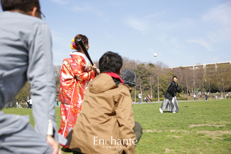 ご新郎様第1球…