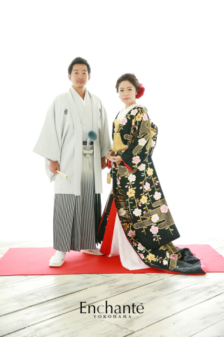 個性派黒の色打掛と、グレーの紋服で和装前撮り。