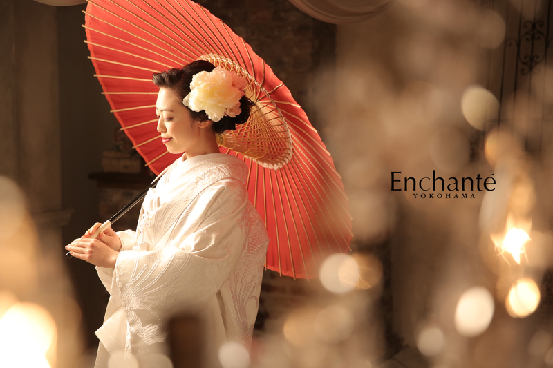 綿帽子の下は洋髪で