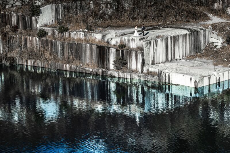 \早割特典付!/神秘的な撮影に˚⁎⁺˳✧༚【石切山脈&チャペル・スタジオ撮影】レタッチ10カット1.5万円分プレゼント♡