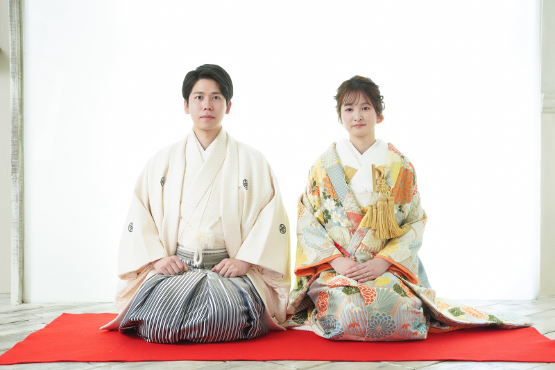 洋装+和装スタジオ2着撮影★シンプルプラン:定価106,700円から今だけ半額!