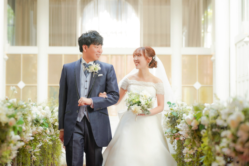 重厚な洋館に映える、軽やかな純白