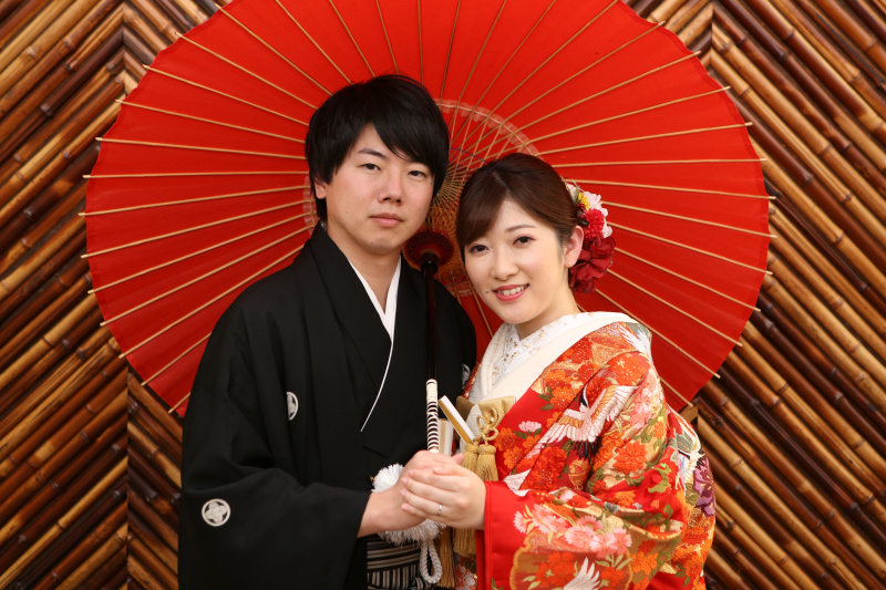 黒紋服との相性もバッチリ!