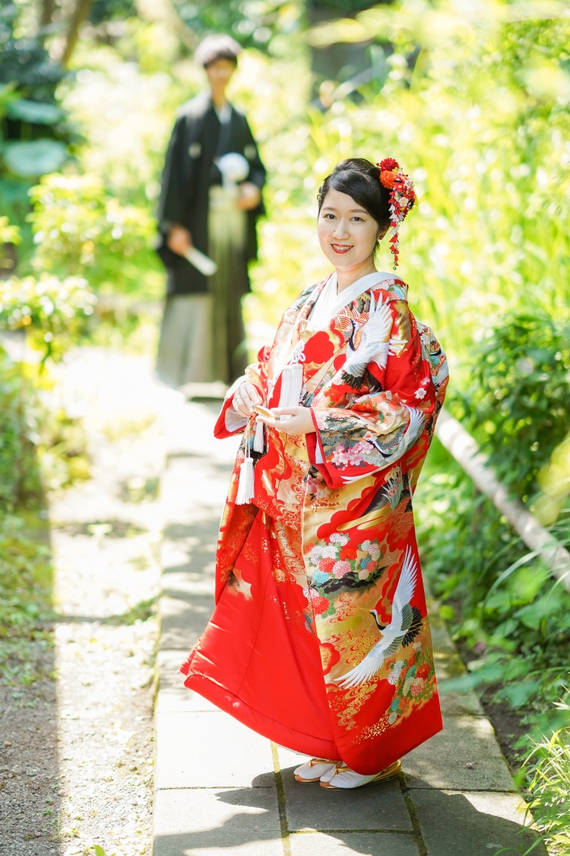 打掛に掛け替えて、ロケーションフォトへ出発です!