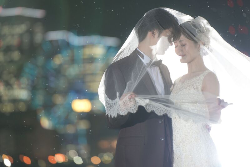 ベールに包まれた、ふたりだけの世界