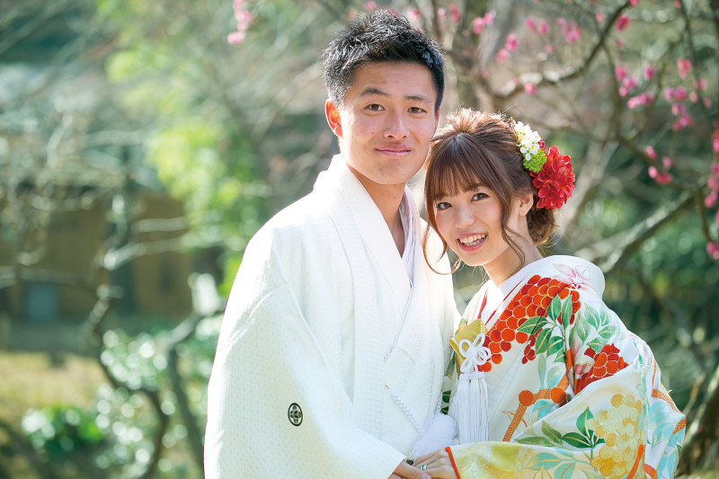 梅をバックに☆和装ロケーション