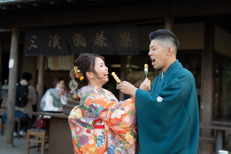 お団子パクパク