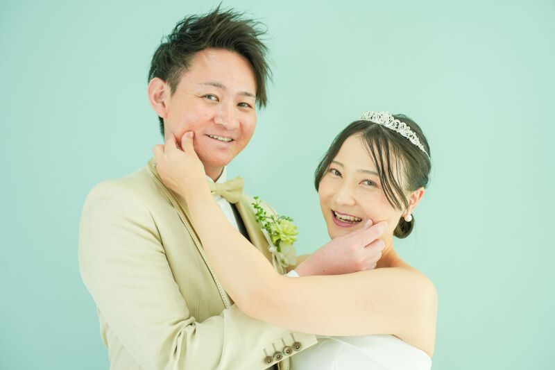 洋装×ミントグリーン×頬プニッ