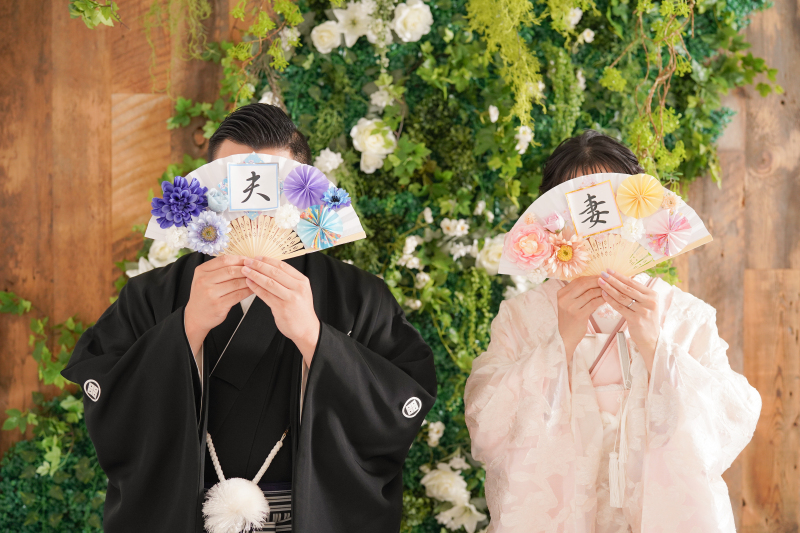 隠した顔から幸せがこぼれる