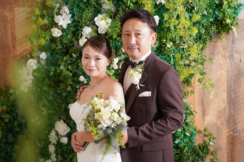 ナチュラルな質感がお二人を優しく包む