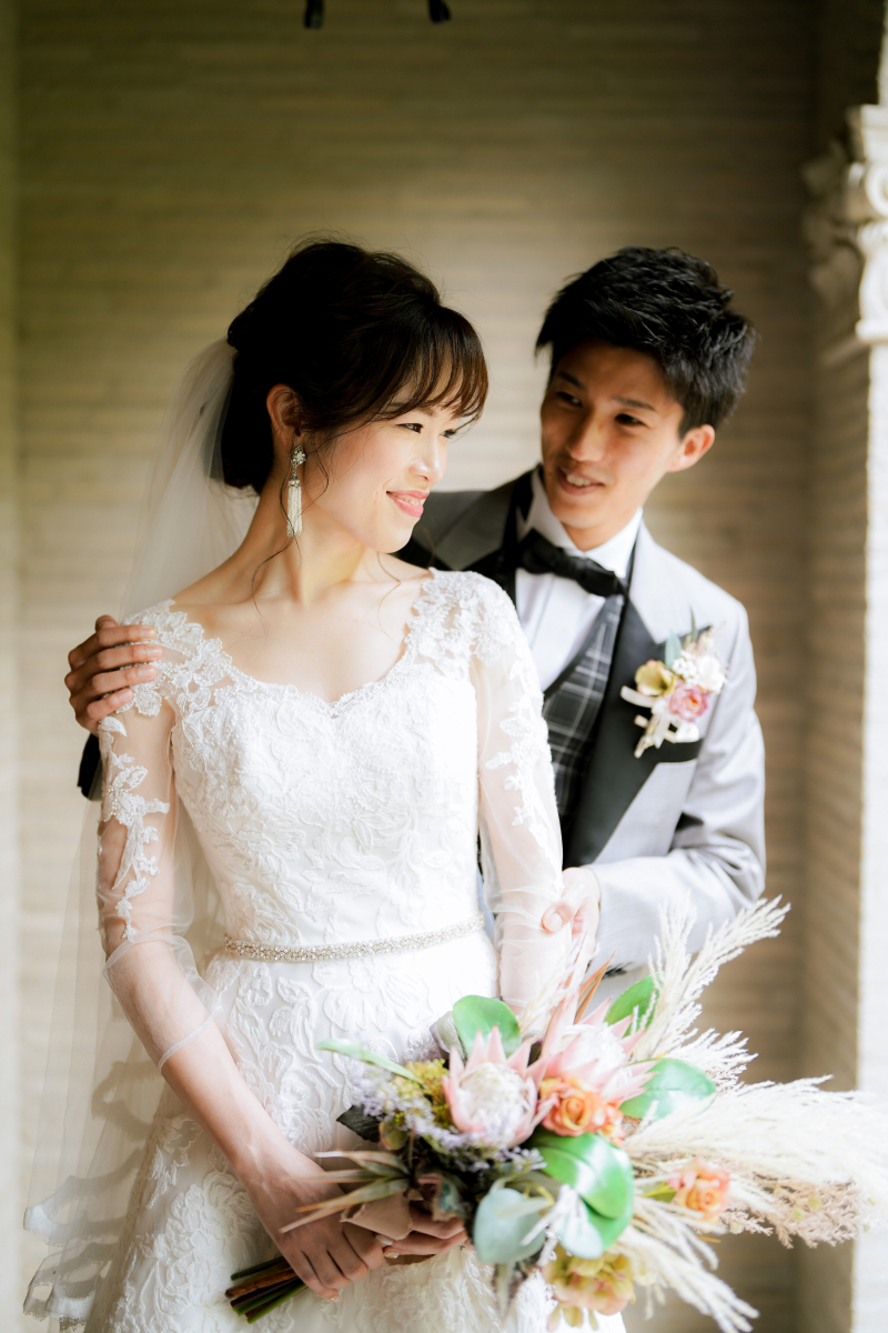 総レースのドレス