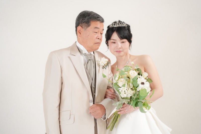 シンプル背景でお2人の表情を際立たせます