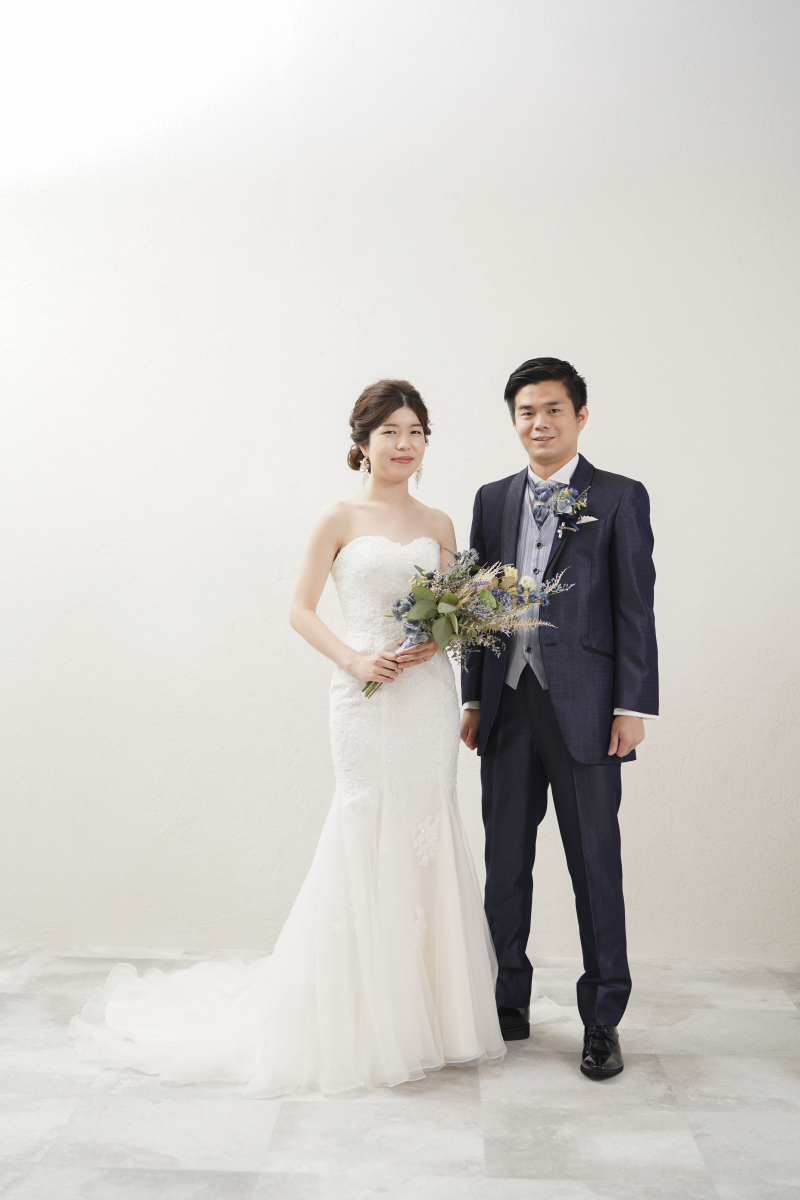 シンプルな白背景で。