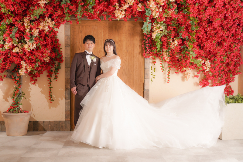 彩る赤、誓いの白