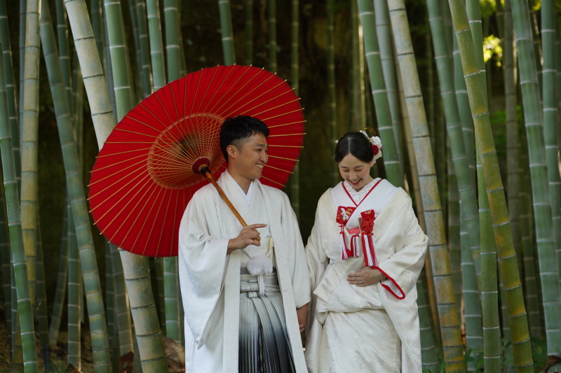 竹林に映える和の彩り