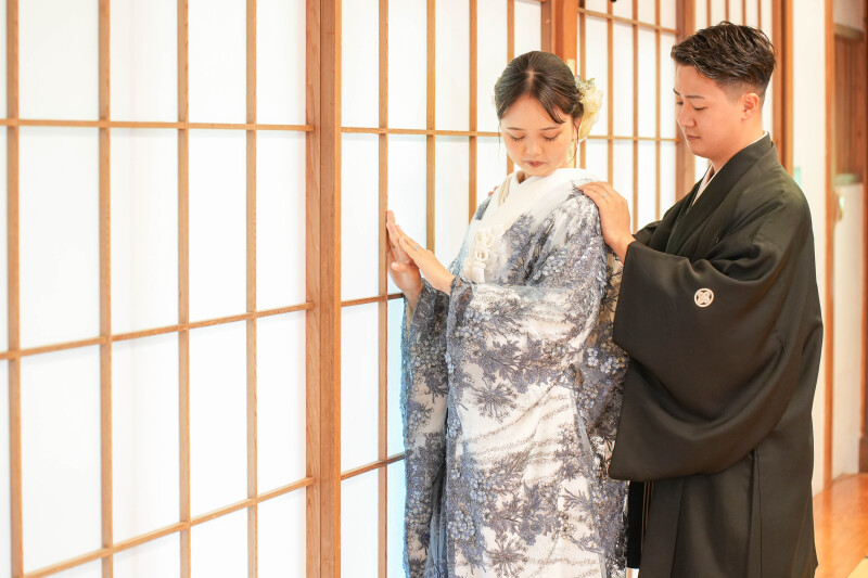 寄り添うふたり。静寂の中で紡ぐ