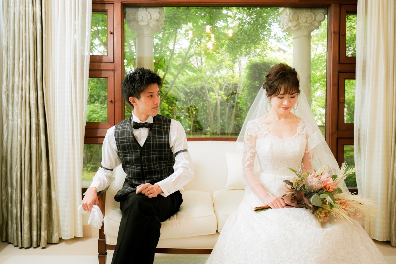 上質なインテリアのお部屋の中で