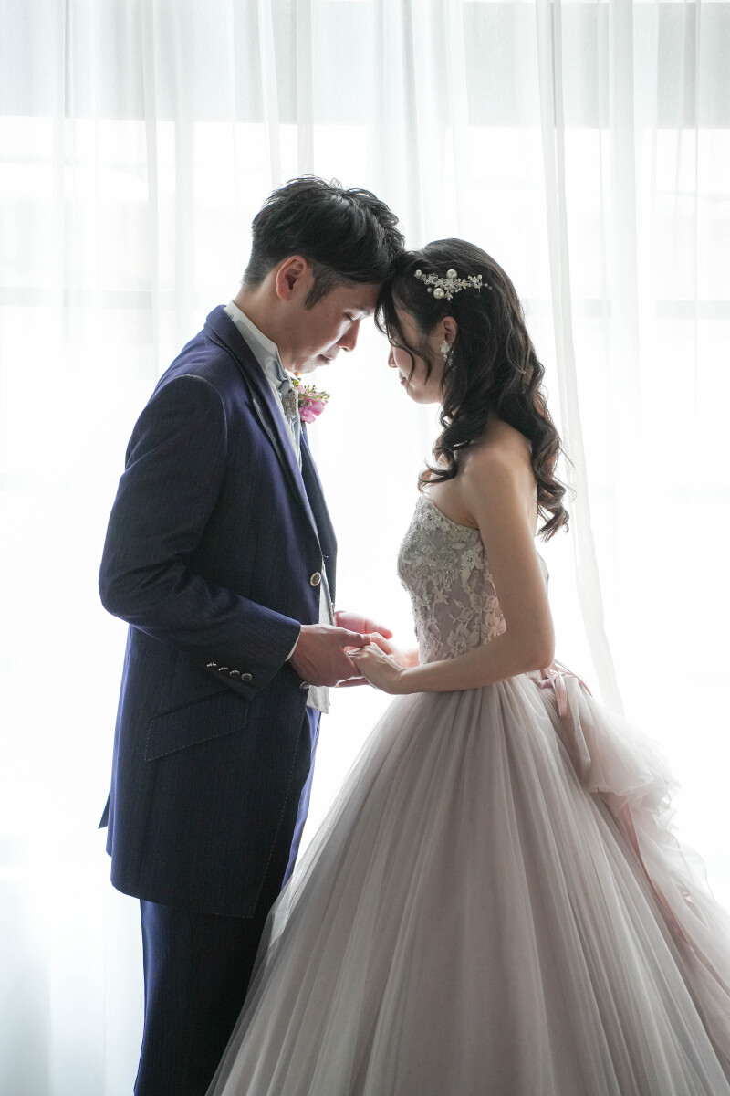 光に包まれた二人