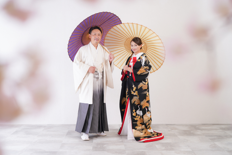 白と黒。鮮やかに彩る