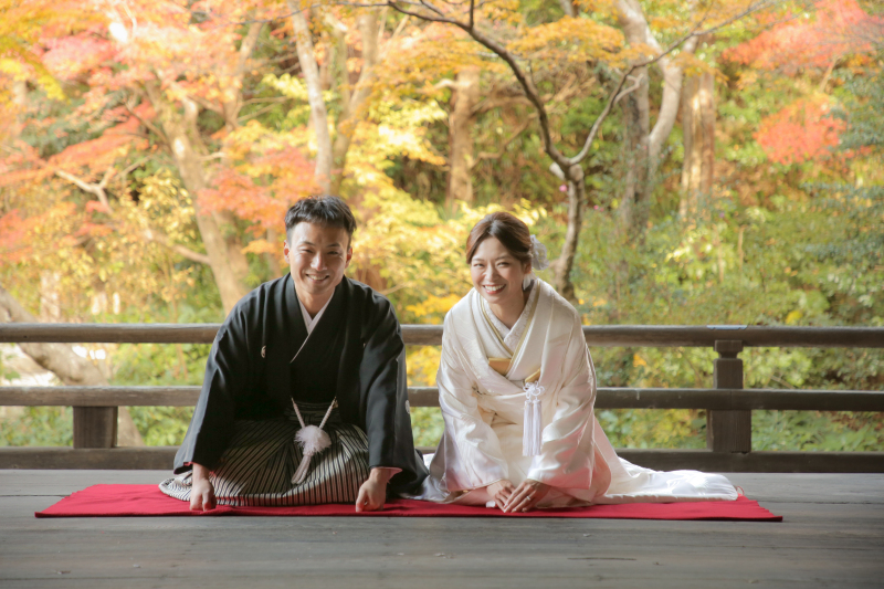 秋の特等席で残す、お二人の『ご挨拶ポーズ』