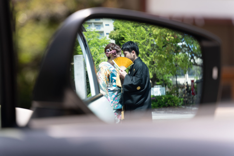 サイドミラー越しに