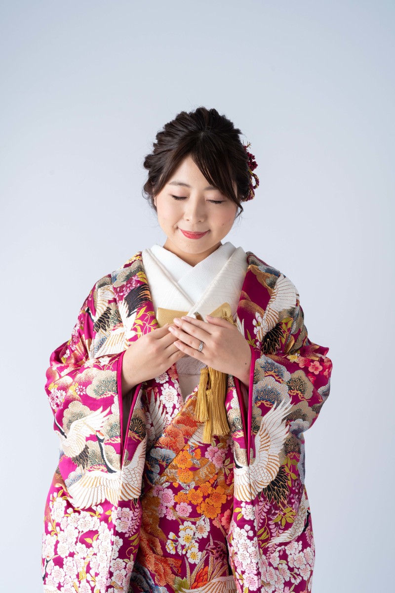 ドレスから色打掛にチェンジ