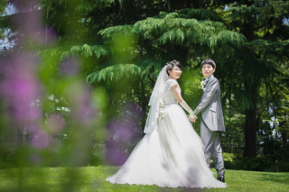 木漏れ日の中、緑あふれるガーデンでの撮影！