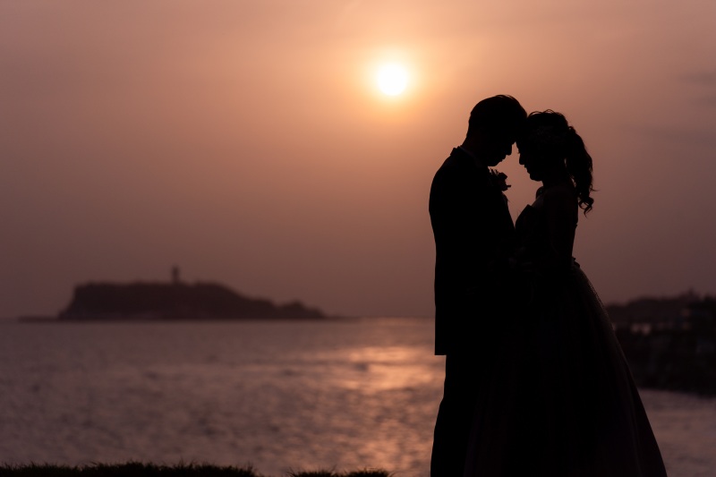 夕暮れ時の美しい光とともに