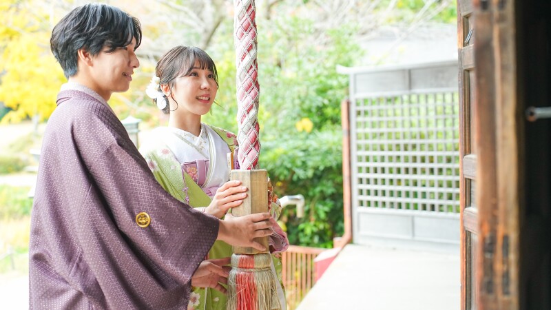 色鮮やかな色打掛はロケーション撮影にもおすすめ