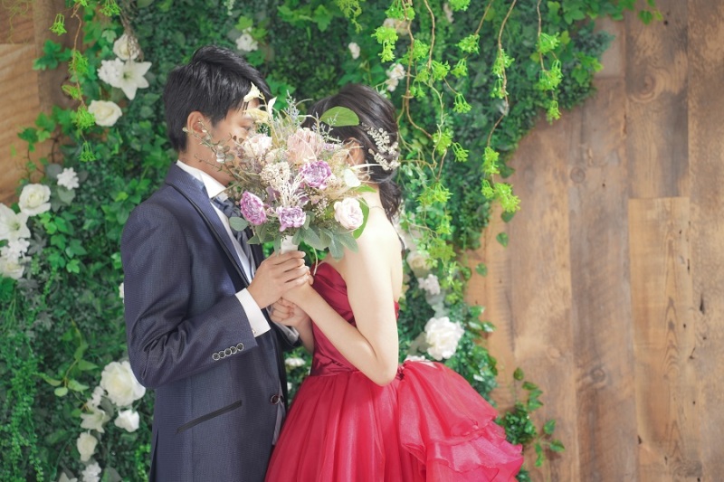 Momona横浜関内店_カラードレスが豊富