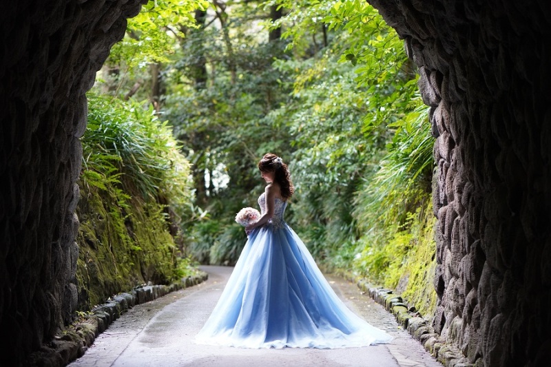 Momona横浜関内店_カラードレスが豊富