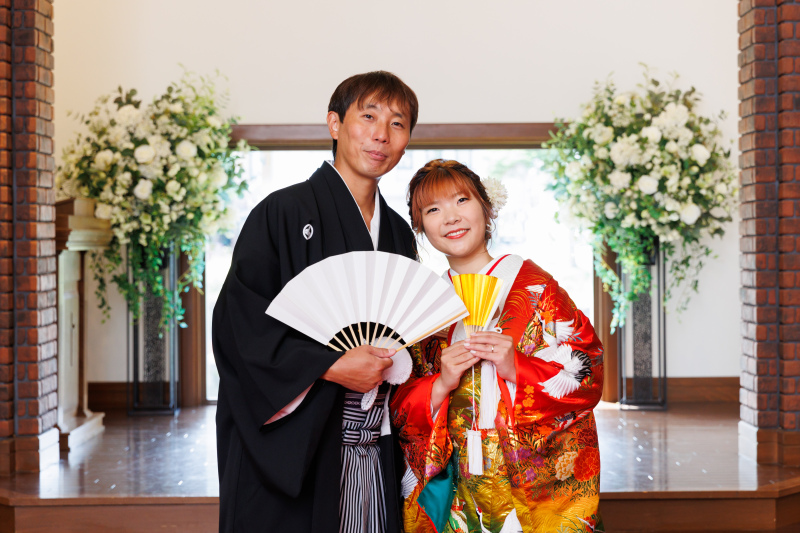 扇子を使って、ニッコリ笑顔で♡