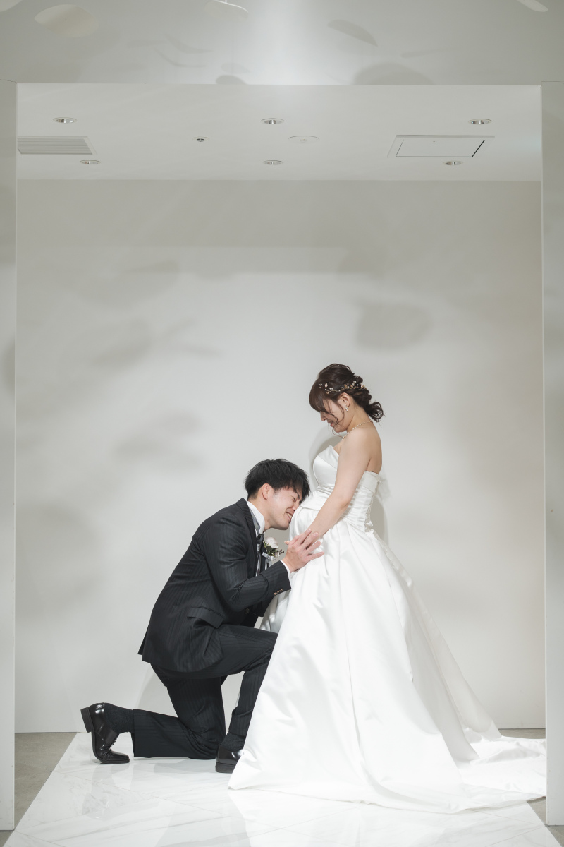 真っ白い空間の中で