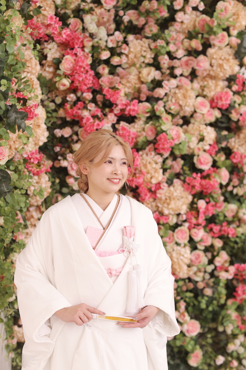 白無垢はピンクの小物をいれて可愛らしく