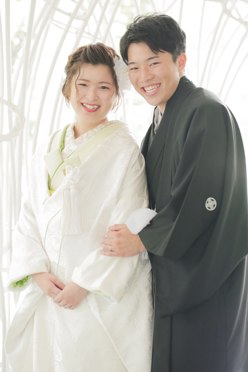 自然光がたくさんはいるチャペルで撮影