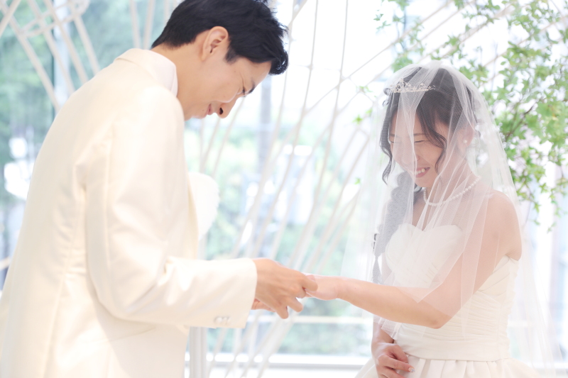 指輪交換シーンもその瞬間のお気持ちをのせて