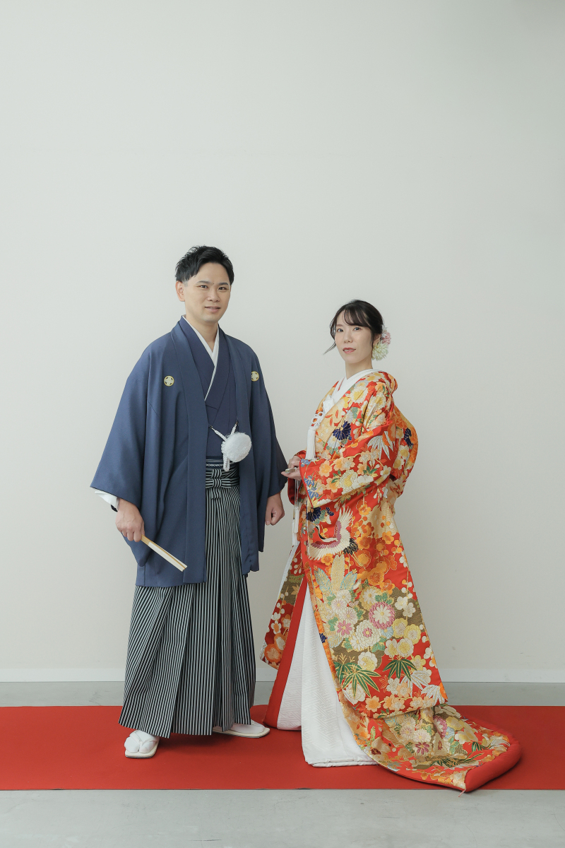 色鮮やかな色打掛とネイビーの色紋付で・・・