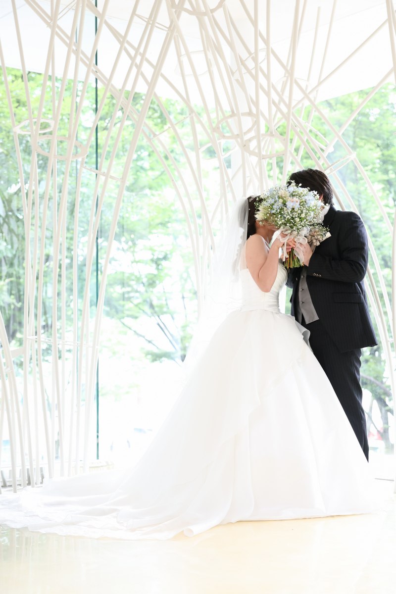 洋装はケヤキ並木に囲まれたチャペルで!